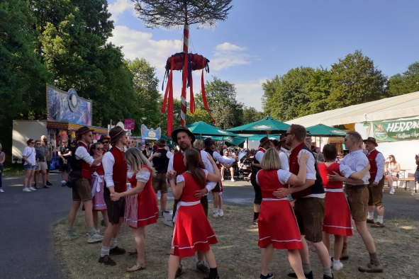 Unser Weihnachtsmarkt wird vom Christkind besucht